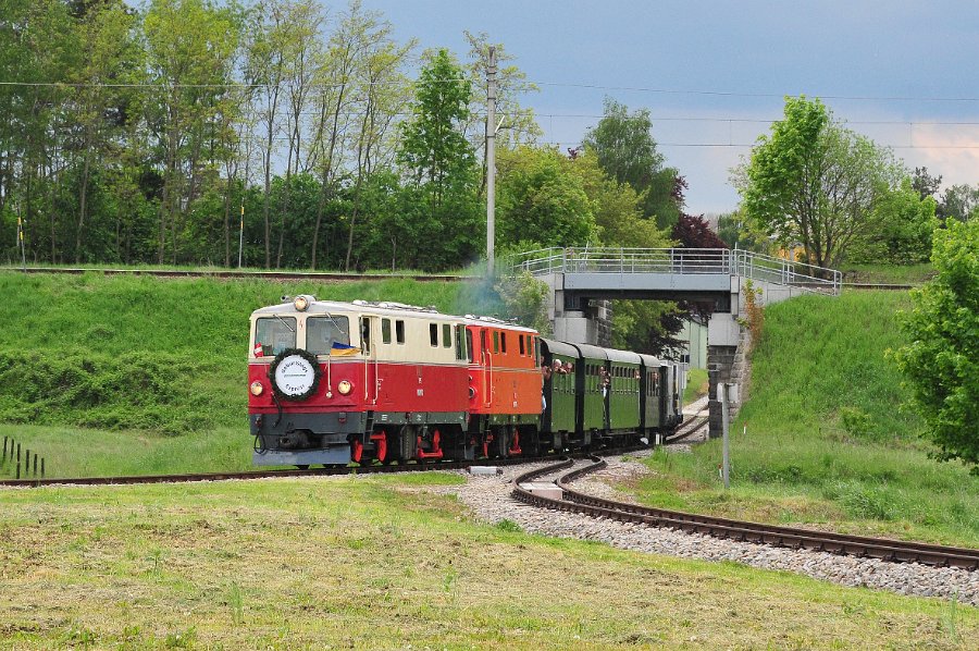 NÖVOG V5 und V12 Doppeltraktion 71